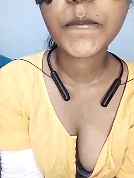 Snapshot of Ashugril_hot chatting on March 8, 2025, 5:33 pm Ashugril hot online show from March 8, 2025, 5:33 pm