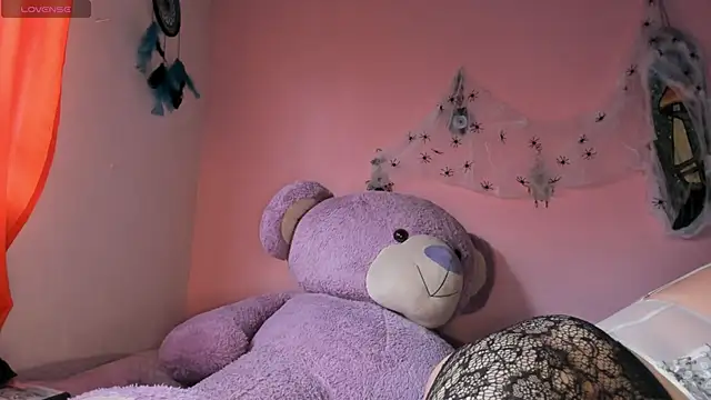 Snapshot of Maddy_Jhonsson chatting on October 28, 2025, 9:39 pm Maddy Jhonsson online show from October 28, 2025, 9:39 pm