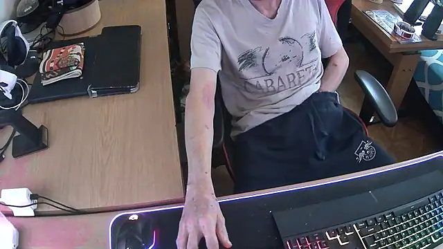 Snapshot of DerGeileLoveboy chatting on September 12, 2025, 10:15 am DerGeileLoveboy online show from September 12, 2025, 10:15 am