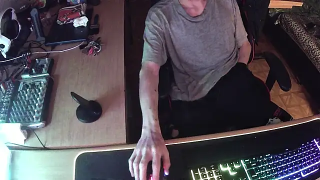 Snapshot of DerGeileLoveboy chatting on October 2, 2025, 1:23 am DerGeileLoveboy online show from October 2, 2025, 1:23 am