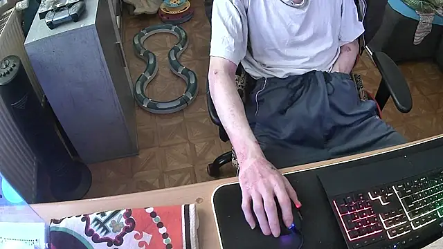 Snapshot of DerGeileLoveboy chatting on November 27, 2025, 12:18 pm DerGeileLoveboy online show from November 27, 2025, 12:18 pm