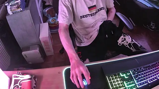 Snapshot of DerGeileLoveboy chatting on December 5, 2025, 2:31 am DerGeileLoveboy online show from December 5, 2025, 2:31 am