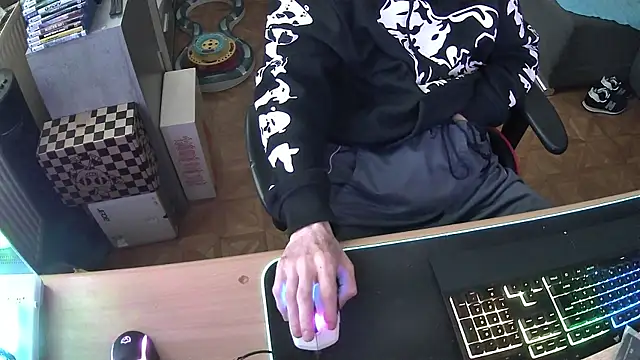 Snapshot of DerGeileLoveboy chatting on December 15, 2025, 9:13 am DerGeileLoveboy online show from December 15, 2025, 9:13 am