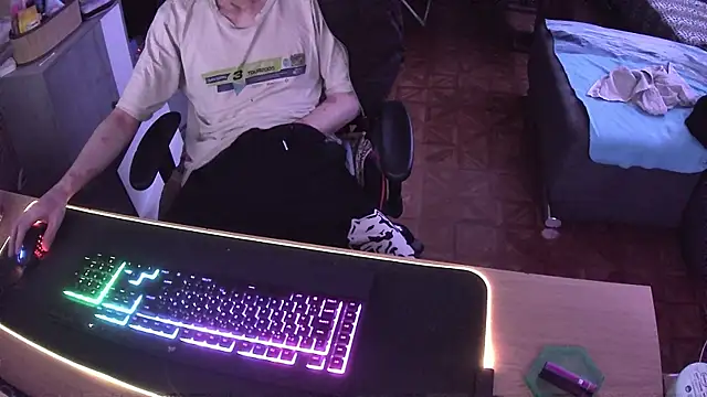 Snapshot of DerGeileLoveboy chatting on February 5, 2026, 11:31 pm DerGeileLoveboy online show from February 5, 2026, 11:31 pm