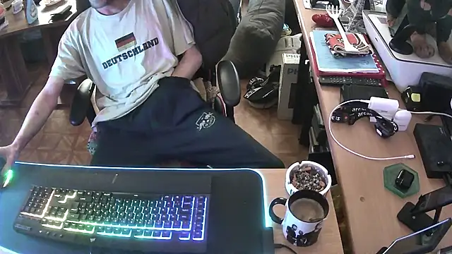 Snapshot of DerGeileLoveboy chatting on March 23, 2026, 7:01 am DerGeileLoveboy online show from March 23, 2026, 7:01 am