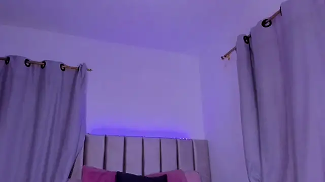 Snapshot of Anaroussew02 chatting on November 13, 2025, 3:27 am Anaroussew02 online show from November 13, 2025, 3:27 am