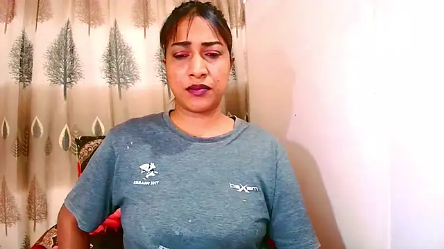Snapshot of Indian_Erotic69 chatting on June 25, 2026, 5:45 am Indian Erotic69 online show from June 25, 2026, 5:45 am