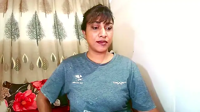 Snapshot of Indian_Erotic69 chatting on August 4, 2026, 5:10 am Indian Erotic69 online show from August 4, 2026, 5:10 am