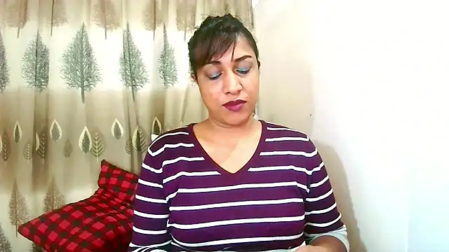 Snapshot of Indian_Erotic69 chatting on August 6, 2026, 5:31 am Indian Erotic69 online show from August 6, 2026, 5:31 am