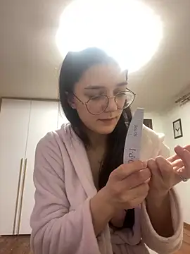 Snapshot of brinkangelikaa chatting on February 28, 2025, 8:18 pm brinkangelikaa online show from February 28, 2025, 8:18 pm