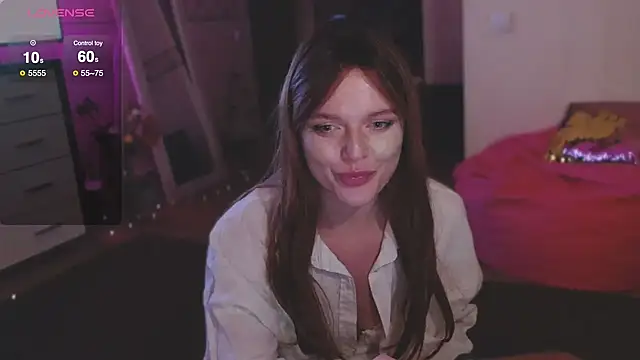 Snapshot of CherryRed_Girl chatting on February 22, 2025, 1:33 am CherryRed Girl online show from February 22, 2025, 1:33 am