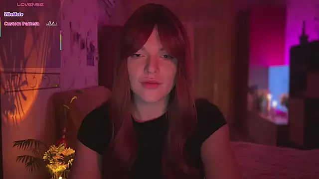 Snapshot of CherryRed_Girl chatting on May 11, 2026, 11:13 pm CherryRed Girl online show from May 11, 2026, 11:13 pm
