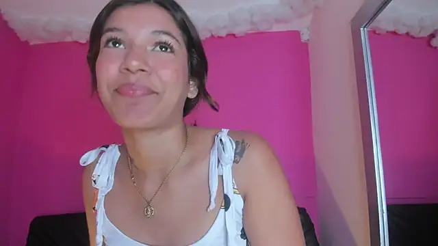 Snapshot of violett_24_ chatting on February 24, 2025, 2:15 pm violett 24 online show from February 24, 2025, 2:15 pm