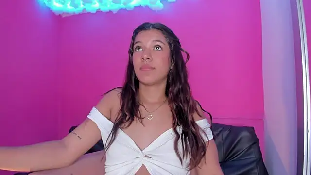 Snapshot of violett_24_ chatting on February 27, 2025, 6:31 pm violett 24 online show from February 27, 2025, 6:31 pm