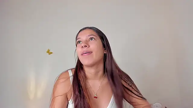 Snapshot of violett_24_ chatting on October 4, 2025, 7:12 pm violett 24 online show from October 4, 2025, 7:12 pm