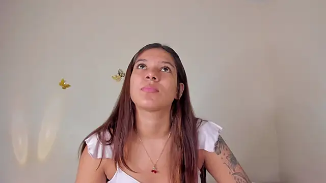 Snapshot of violett_24_ chatting on October 6, 2025, 11:46 pm violett 24 online show from October 6, 2025, 11:46 pm