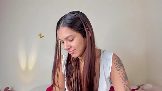 Snapshot of violett_24_ chatting on October 11, 2025, 11:47 pm violett 24 online show from October 11, 2025, 11:47 pm