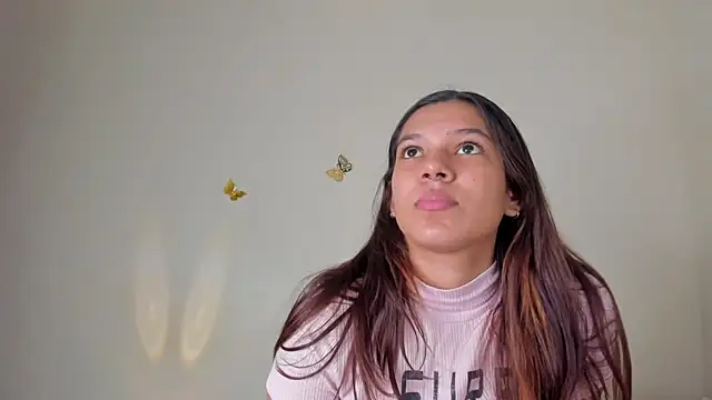 Snapshot of violett_24_ chatting on October 22, 2025, 11:26 pm violett 24 online show from October 22, 2025, 11:26 pm