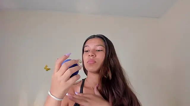 Snapshot of violett_24_ chatting on November 4, 2025, 7:02 pm violett 24 online show from November 4, 2025, 7:02 pm