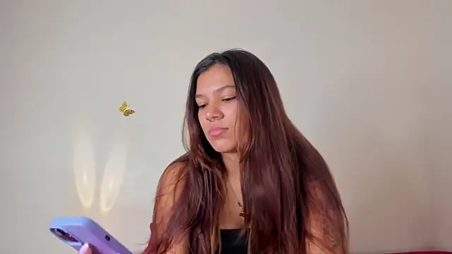 Snapshot of violett_24_ chatting on November 21, 2025, 12:43 am violett 24 online show from November 21, 2025, 12:43 am