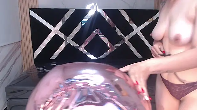 Snapshot of Angeles_v chatting on March 9, 2025, 1:35 am Angeles v online show from March 9, 2025, 1:35 am