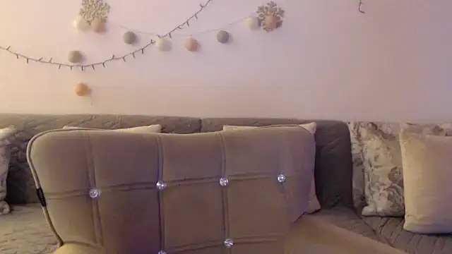 YourfantasyGiuly online show from July 17, 2026, 2:13 pm
