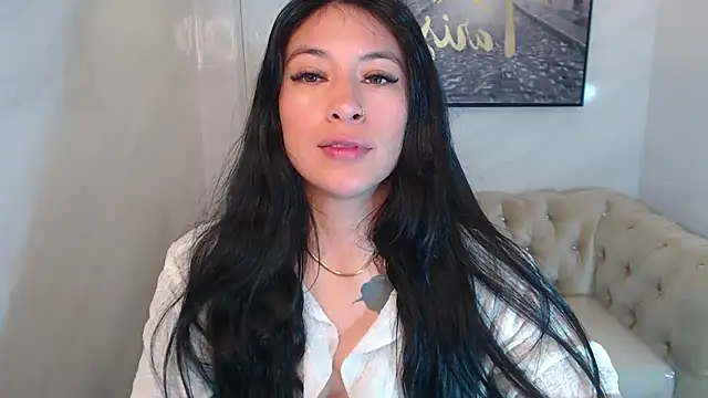 Isabella Collen v online show from May 23, 2026, 1:04 pm