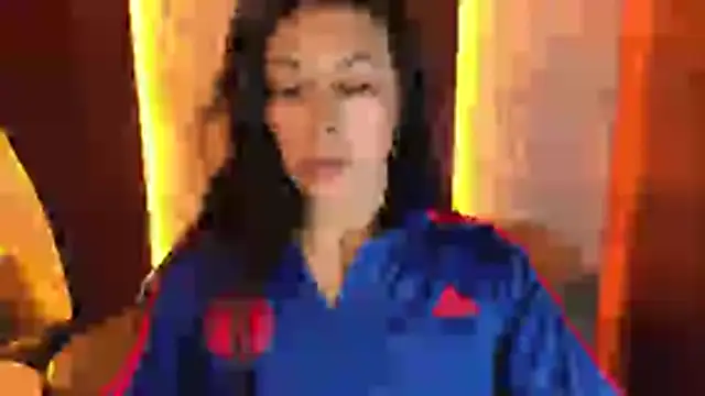 Isabella Collen v online show from July 7, 2026, 1:04 pm