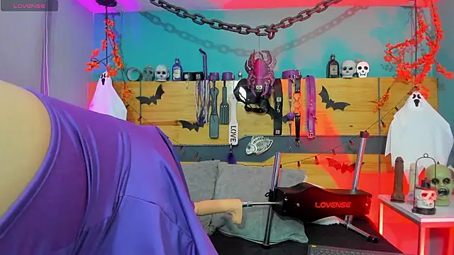 Snapshot of ChloeAllennn chatting on October 24, 2025, 11:50 am ChloeAllennn online show from October 24, 2025, 11:50 am