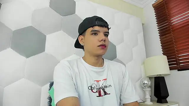 Snapshot of Axel_Forte chatting on September 22, 2025, 1:02 pm Axel Forte online show from September 22, 2025, 1:02 pm