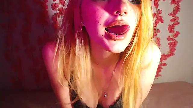 KimiSakura online show from September 18, 2025, 8:11 pm