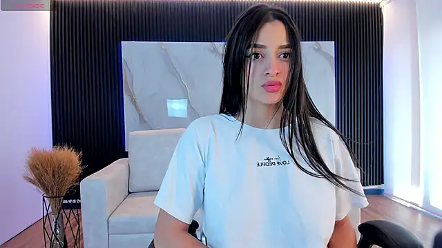 Snapshot of Ivaannaa_ chatting on October 8, 2025, 2:25 pm Ivaannaa online show from October 8, 2025, 2:25 pm