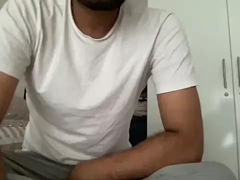 Snapshot of playboyx007 chatting on November 4, 2025, 1:05 am playboyx007 online show from November 4, 2025, 1:05 am