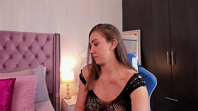 natashaleightt online show from July 31, 2026, 1:38 am