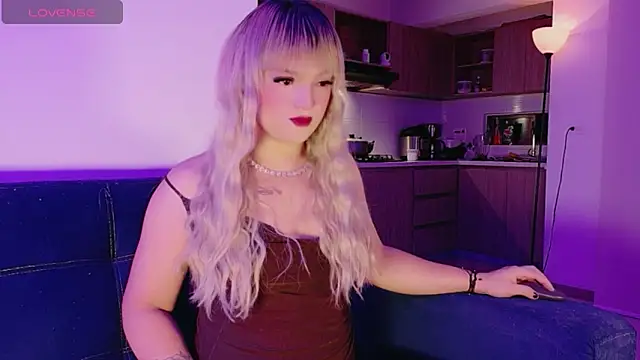 ScarletThompsonx online show from April 24, 2026, 6:38 am