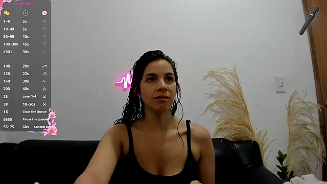 jessyegoldenn online show from June 6, 2026, 4:55 pm