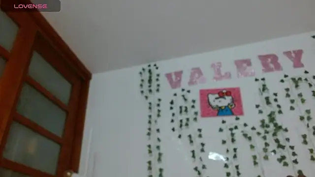 hellokitty  valery online show from April 15, 2026, 12:50 am