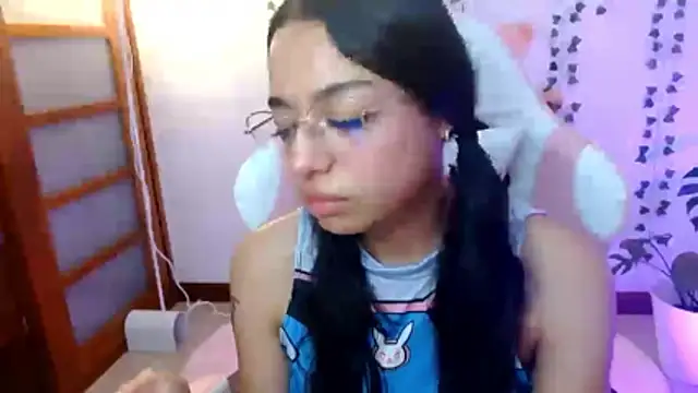 Snapshot of hellokitty__valery chatting on June 12, 2026, 1:59 am hellokitty valery online show from June 12, 2026, 1:59 am