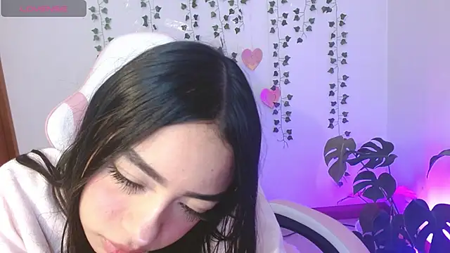 hellokitty  valery online show from July 25, 2026, 4:54 am