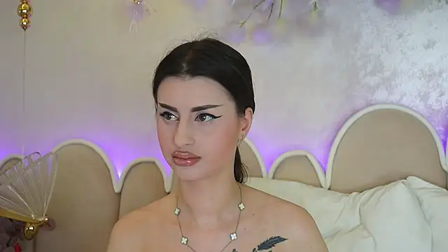Snapshot of Alice_Voss chatting on June 5, 2026, 6:42 am Alice Voss online show from June 5, 2026, 6:42 am