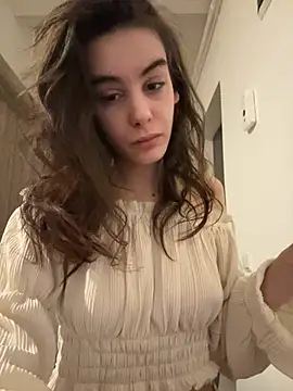 Snapshot of Mazzekyn chatting on February 24, 2025, 11:19 pm Mazzekyn online show from February 24, 2025, 11:19 pm