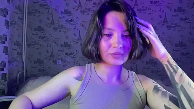 Snapshot of Just_Scarlet_ chatting on October 17, 2025, 11:57 am Just Scarlet online show from October 17, 2025, 11:57 am