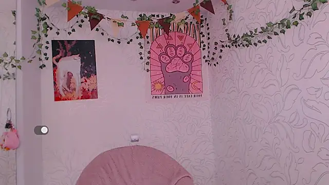 Snapshot of _miraclecattt_ chatting on September 15, 2025, 2:22 am miraclecattt online show from September 15, 2025, 2:22 am