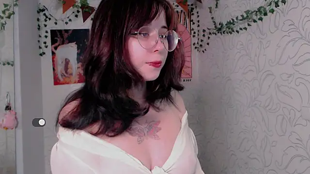 Snapshot of _miraclecattt_ chatting on October 9, 2025, 1:31 pm miraclecattt online show from October 9, 2025, 1:31 pm