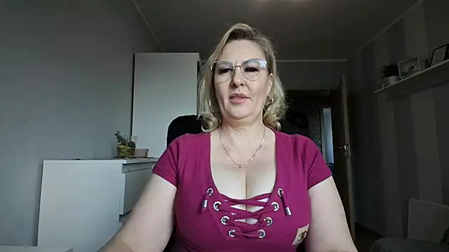 DianaLive online show from March 10, 2026, 7:35 am