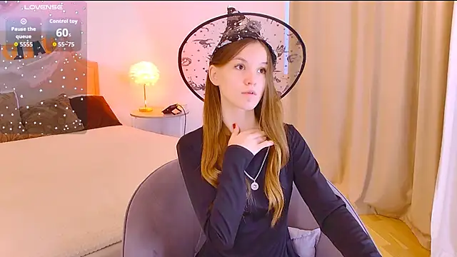 Snapshot of Amber_Rogers chatting on October 27, 2025, 5:33 am Amber Rogers online show from October 27, 2025, 5:33 am