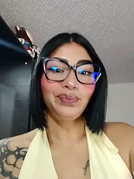 Snapshot of Kylie_brazt chatting on June 2, 2026, 3:52 am Kylie brazt online show from June 2, 2026, 3:52 am