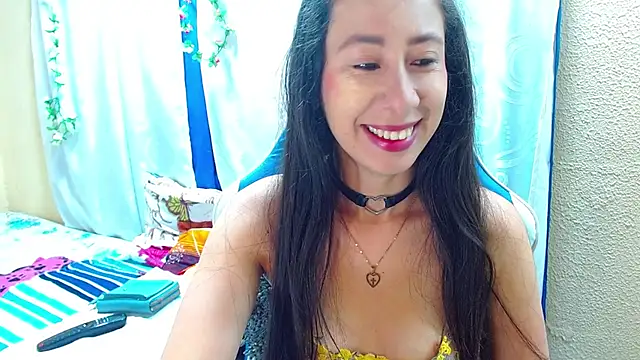 Snapshot of Gia_leinn chatting on October 7, 2025, 4:15 pm Gia leinn online show from October 7, 2025, 4:15 pm