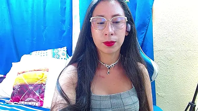 Gia leinn online show from June 18, 2026, 9:19 pm
