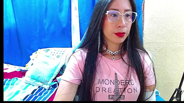 Gia leinn online show from June 22, 2026, 4:37 pm